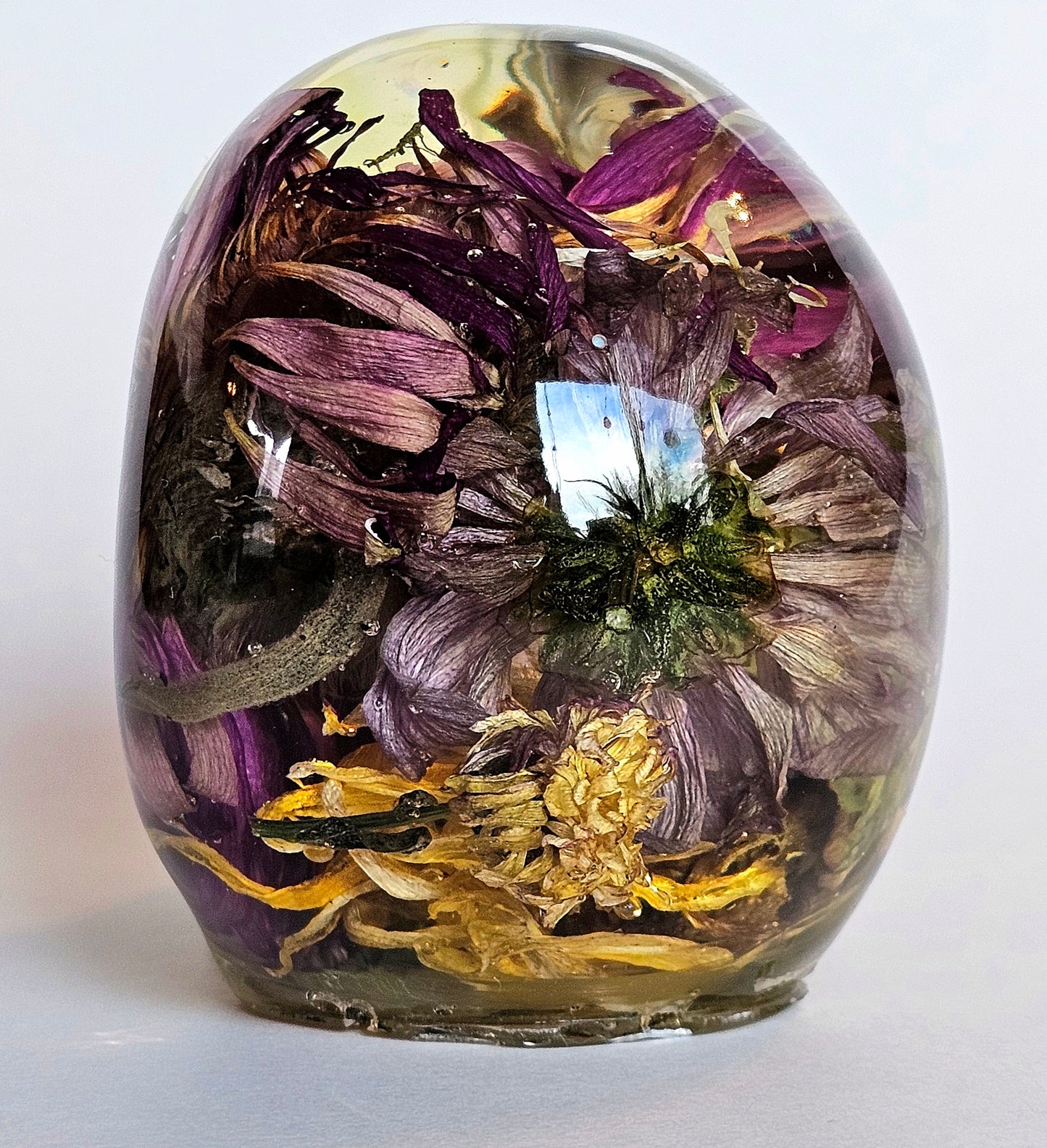 #0191 Handmade Resin Skull - Mixed wild flowers, very clear like glass